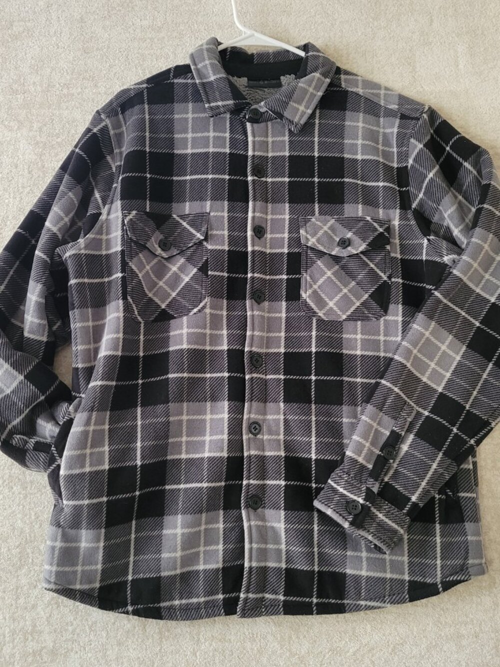 Heat Holders Flannel Jacket Mens Large Gray Black Plaid Microfleece Pockets